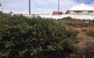 302 m² Land available in De Bakke