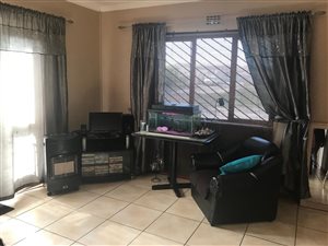 3 Bed House in Malibu Village