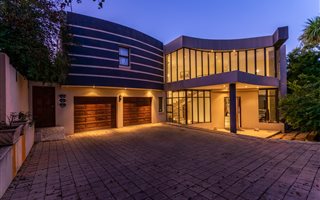 6 Bedroom House in Constantia Kloof