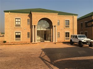 175 m² Office Space in Gateway Industrial Park