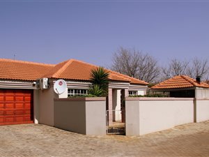 2 Bed Apartment in Baillie Park