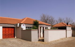 2 Bedroom Apartment in Baillie Park