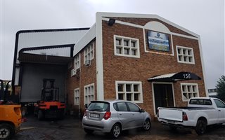 600 m² Industrial space in Meadowdale