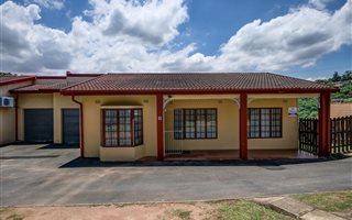 3 Bedroom Simplex in Escombe