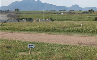 678 m² Land available in George Central