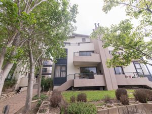 3 Bed Flat in Somerset West Central