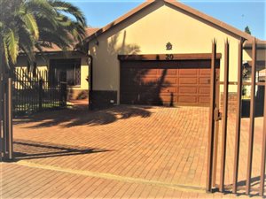 4 Bed House in Brackendowns