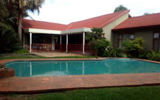 5 Bedroom House in Flora Gardens