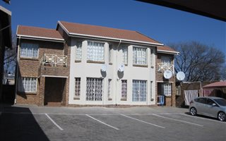 2 Bedroom Townhouse in Regents Park