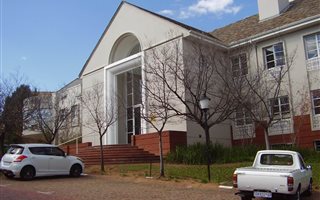586 m² Office Space in Bryanston