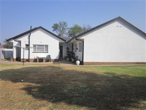 3 Bed House in Vanderbijlpark CE5