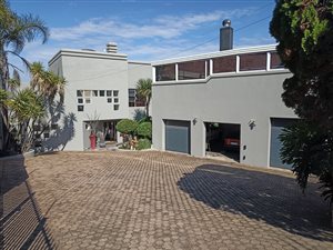 4 Bed House in Monument