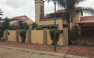 3 Bedroom House in Waterval East