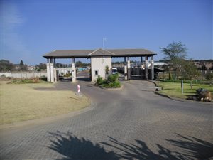 8534 m² Land available in Mooikloof Heights