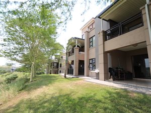 2 Bed Apartment in Palm Lakes Estate