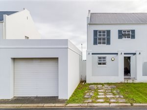 3 Bed House in Nuutgevonden