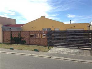 3 Bedroom House in Pelikan Park