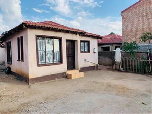 2 Bed House in Clayville East