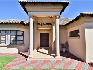 3 Bed House in Middelburg Central