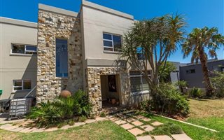 4 Bedroom House in Humewood