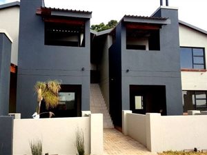 2 Bed House in Waterkloof