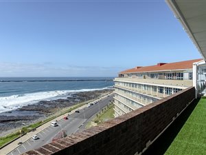 3 Bedroom Apartment in Quigney