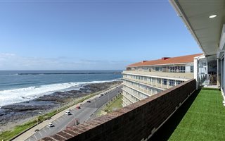 3 Bedroom Apartment in Quigney