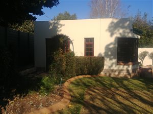 2 Bed Garden Cottage in Dowerglen