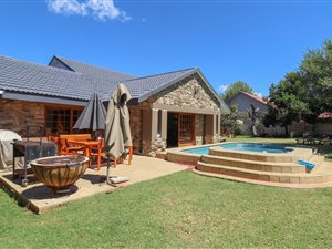 4 Bed House in Dan Pienaar