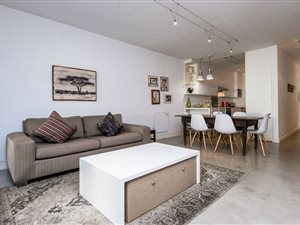 2 Bed Townhouse in Bordeaux