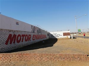 400 m² Commercial space in Eersterust