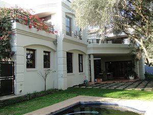 4 Bed House in Dainfern Golf Estate