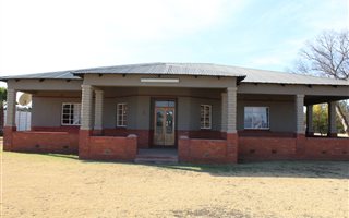 3 Bedroom House in Unitas Park