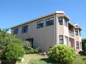 4 Bed House in Struisbaai
