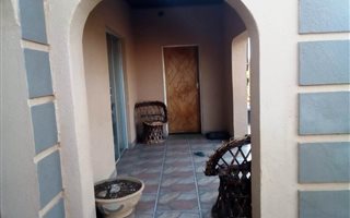 3 Bedroom House in Fleurdal