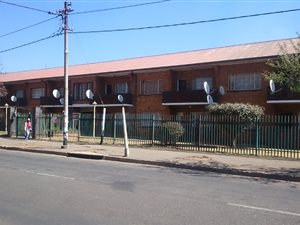 2 Bed Apartment in Driehoek