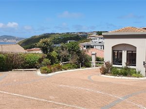 893 m² Land available in Whale Rock