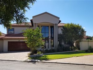 5 Bed House in Westlake Estate