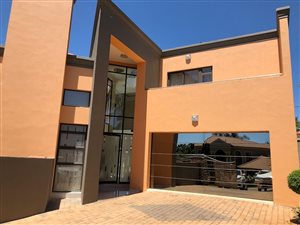 4 Bed House in Kensington