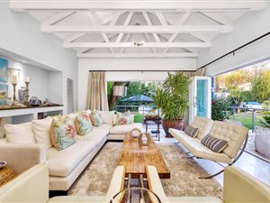 5 Bed House in Parktown North