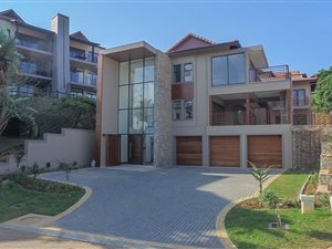 4 Bed House in Westbrook