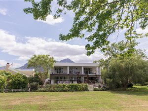 4 Bed House in Erinvale Estate