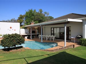 6 Bedroom House in Vincent