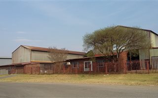 800 m² Industrial space in Vulcania
