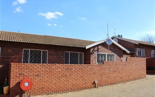 3 Bedroom Townhouse in Maraisburg