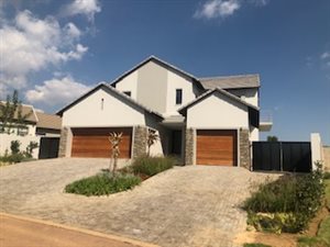 4 Bed House in Country View Estate
