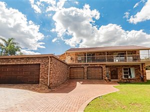 4 Bed House in Waverley