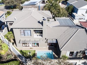 4 Bed House in Honeydew Manor