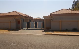 95 m² Commercial space in Sharon Park