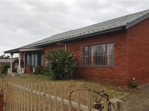 4 Bed House in Hibberdene